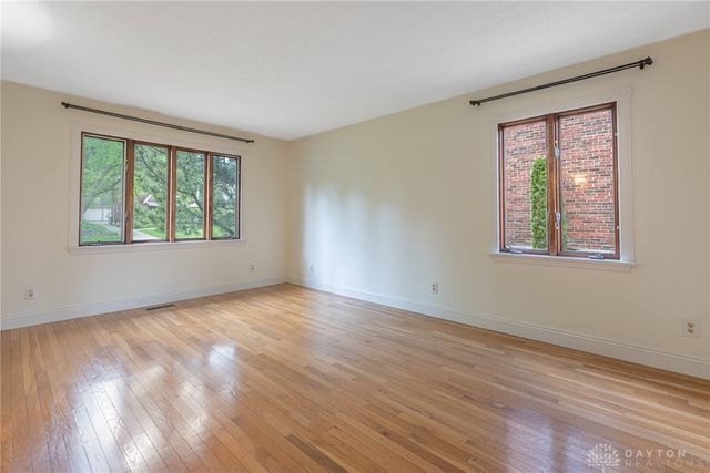 215 Beverly Place, Oakwood, OH 45419