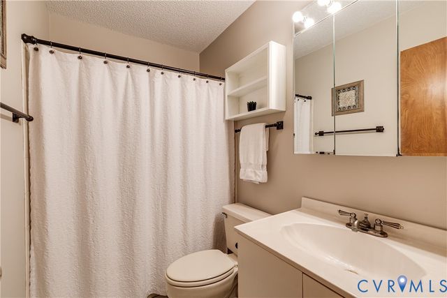 7730 Beach Rd, Chesterfield, VA 23838