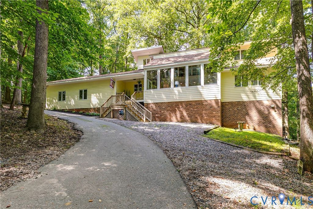 7730 Beach Rd, Chesterfield, VA 23838