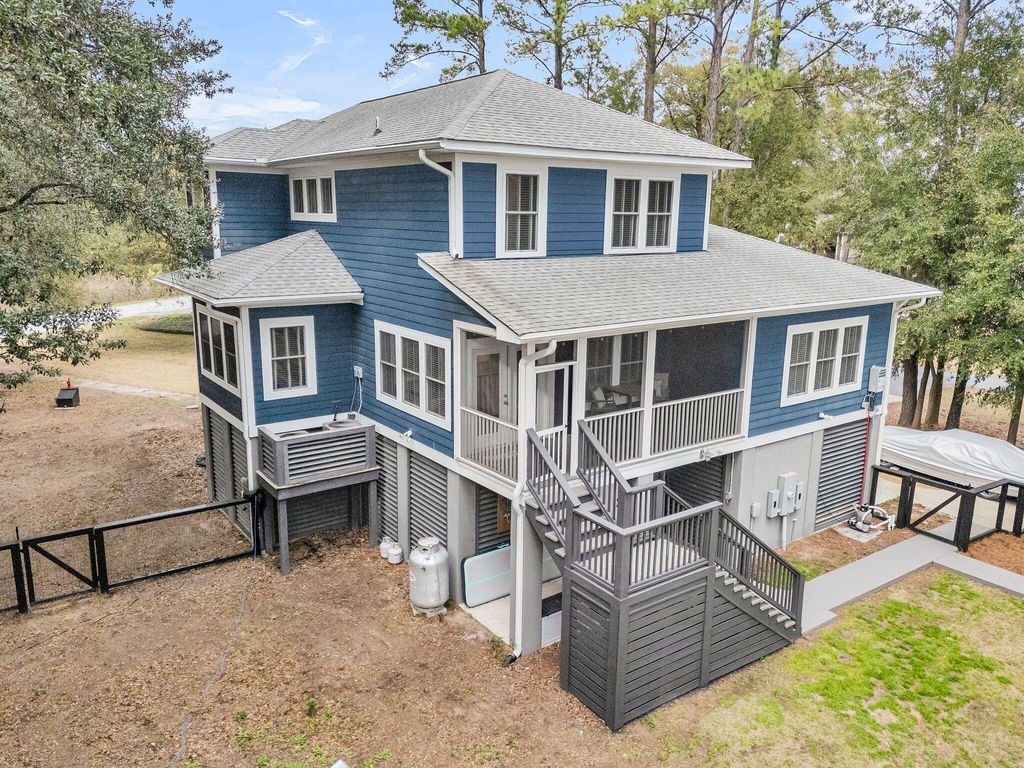 Image 16 of property listing at 1145 Pinefield Drive, Charleston, SC 29492