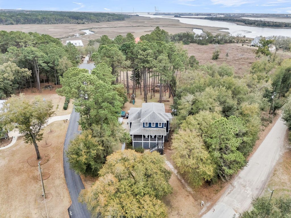 Image 17 of property listing at 1145 Pinefield Drive, Charleston, SC 29492