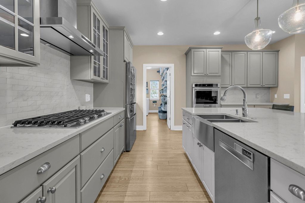 Image 25 of property listing at 1145 Pinefield Drive, Charleston, SC 29492