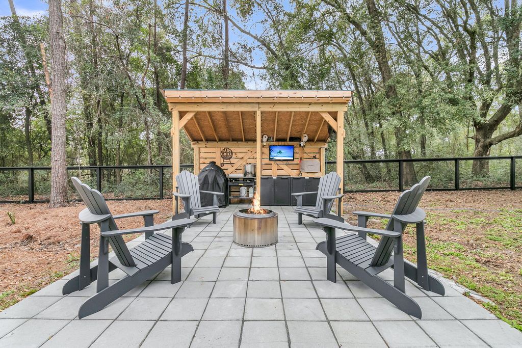 Image 50 of property listing at 1145 Pinefield Drive, Charleston, SC 29492