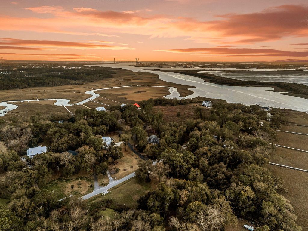 Image 8 of property listing at 1145 Pinefield Drive, Charleston, SC 29492