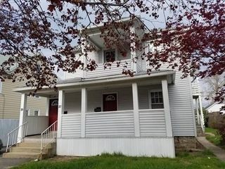 27 Santa Barbara St 1, Springfield, MA 01104