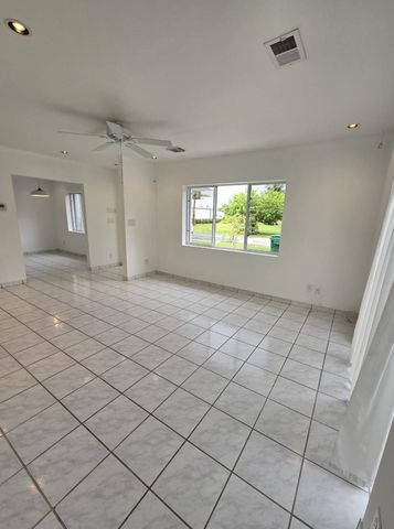 31 SW 10th St, Dania Beach, FL 33004