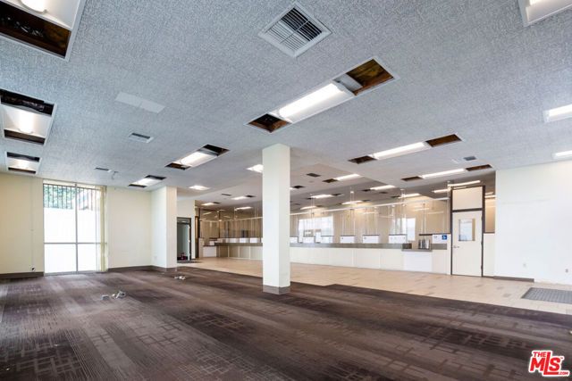 5471 Crenshaw Boulevard, Los Angeles, CA 90043