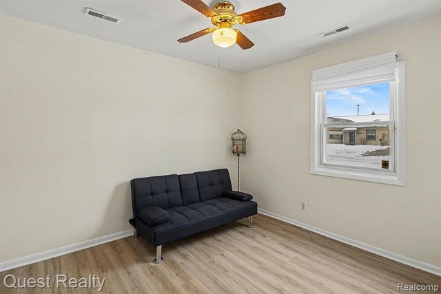 26225 Waldorf Street, Roseville, MI 48066