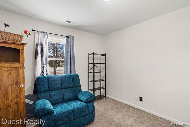 26225 Waldorf Street, Roseville, MI 48066