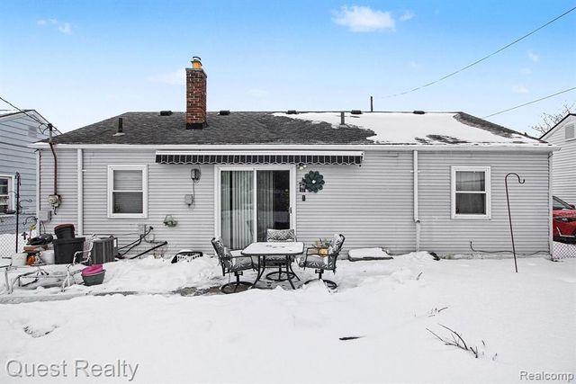 26225 Waldorf Street, Roseville, MI 48066