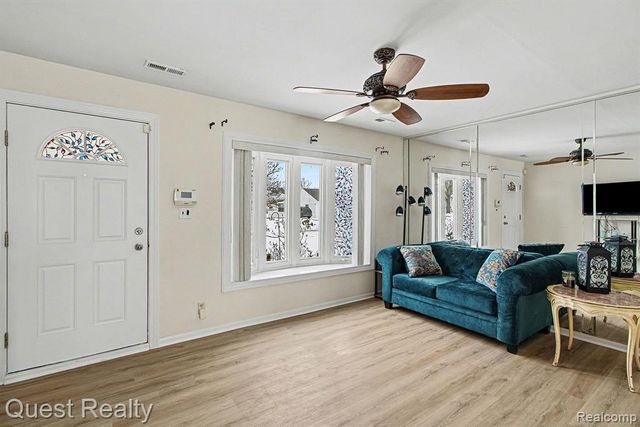 26225 Waldorf Street, Roseville, MI 48066