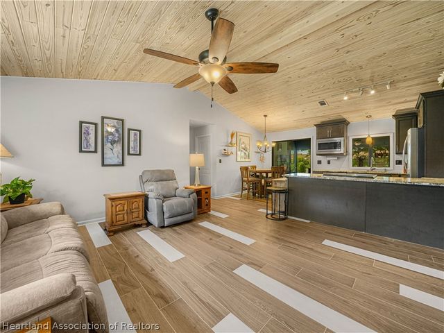 2225 Hidden Creek Circle, Sebring, FL 33870