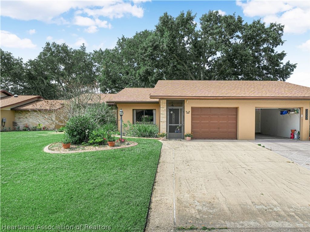 2225 Hidden Creek Circle, Sebring, FL 33870