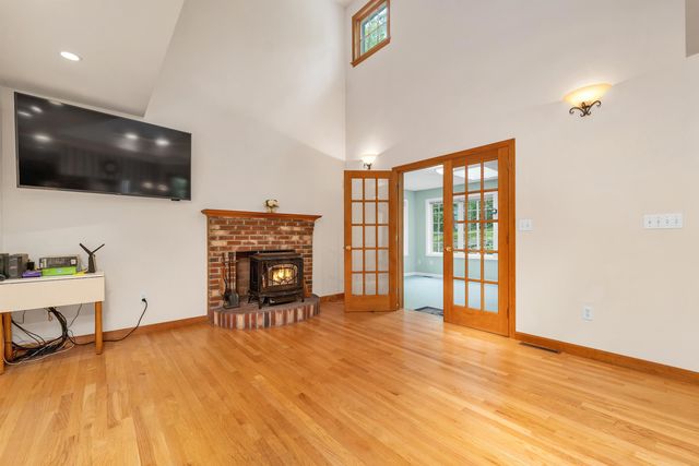 9 Wildwood Road, Auburn, NH 03032