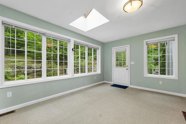 9 Wildwood Road, Auburn, NH 03032