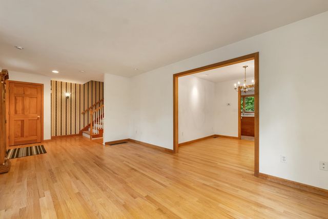 9 Wildwood Road, Auburn, NH 03032