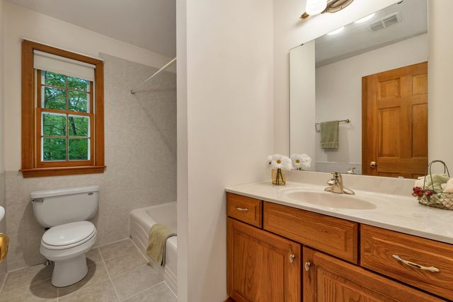 9 Wildwood Road, Auburn, NH 03032