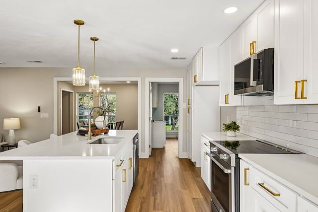 2872 Hurstview Drive, Hurst, TX 76054