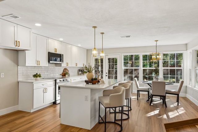 2872 Hurstview Drive, Hurst, TX 76054