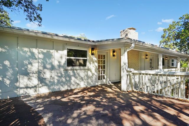 2872 Hurstview Drive, Hurst, TX 76054