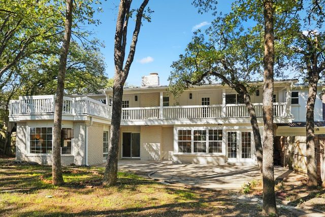 2872 Hurstview Drive, Hurst, TX 76054