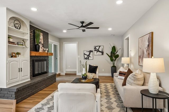 2872 Hurstview Drive, Hurst, TX 76054