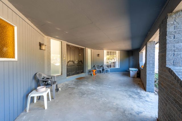 705 NW 10th Street, Mineral Wells, TX 76067