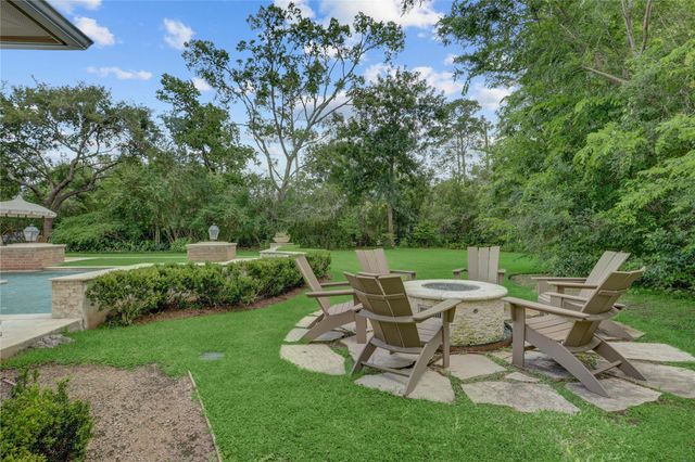 1 Stayton Circle, Piney Point Village, TX 77024