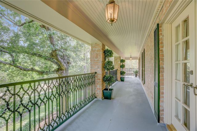 1 Stayton Circle, Piney Point Village, TX 77024