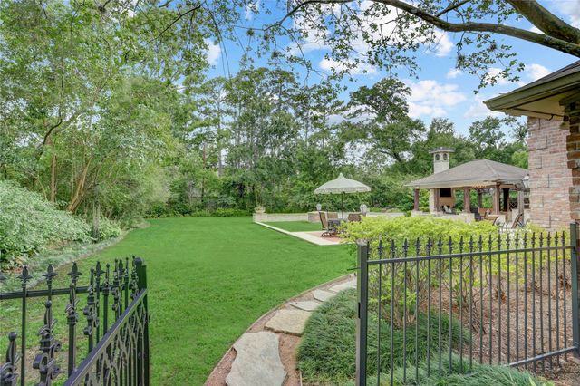 1 Stayton Circle, Piney Point Village, TX 77024