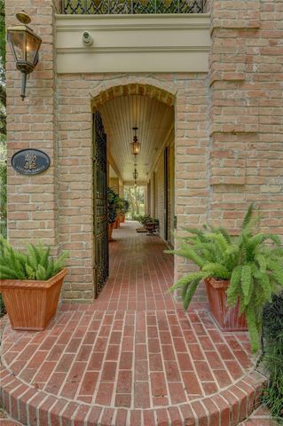 1 Stayton Circle, Piney Point Village, TX 77024