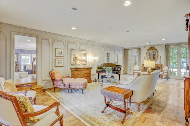 1 Stayton Circle, Piney Point Village, TX 77024