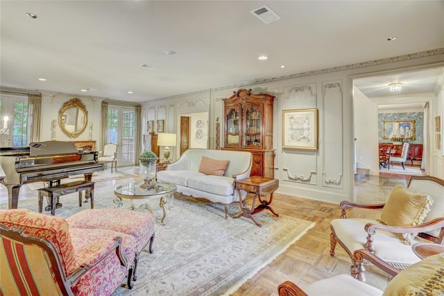 1 Stayton Circle, Piney Point Village, TX 77024