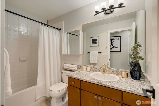 2800 SW Raymond Street #207, Seattle, WA 98126