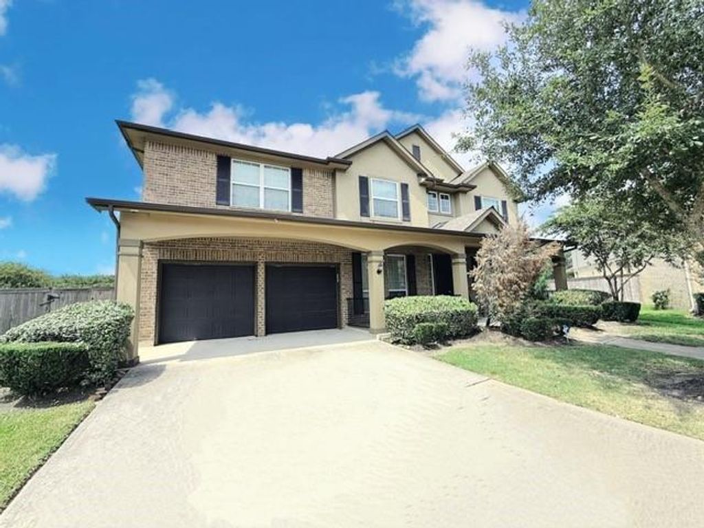 2208 Hannah Creek Court, Pearland, TX 77089