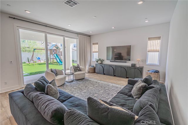 29768 Camino La Perdiz, Valencia, CA 91354
