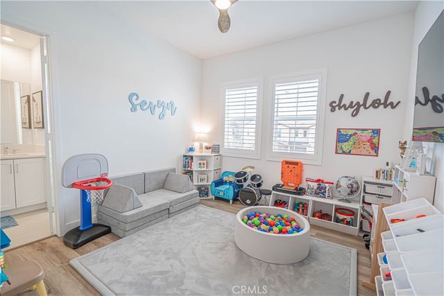 29768 Camino La Perdiz, Valencia, CA 91354