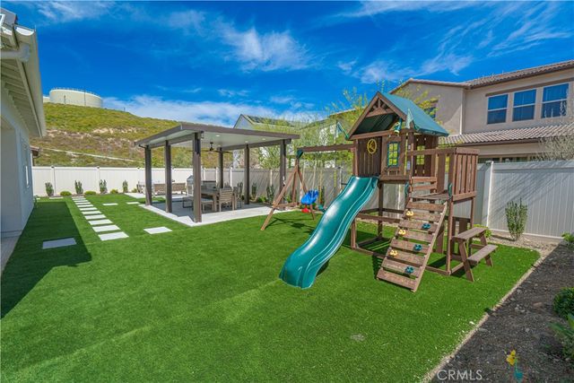 29768 Camino La Perdiz, Valencia, CA 91354