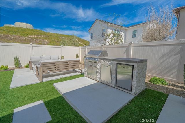 29768 Camino La Perdiz, Valencia, CA 91354