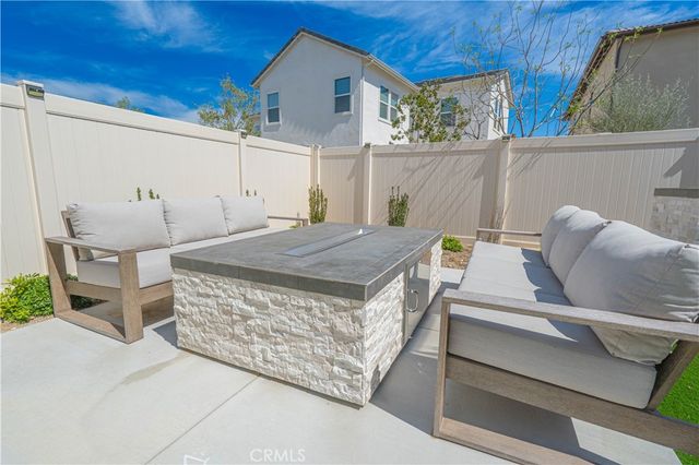 29768 Camino La Perdiz, Valencia, CA 91354