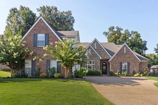 8273 THORNE DR, Bartlett, TN 38002