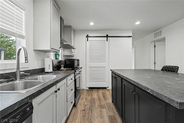 3666 Lost Hills Drive, Las Vegas, NV 89122