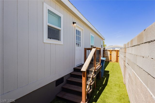 3666 Lost Hills Drive, Las Vegas, NV 89122