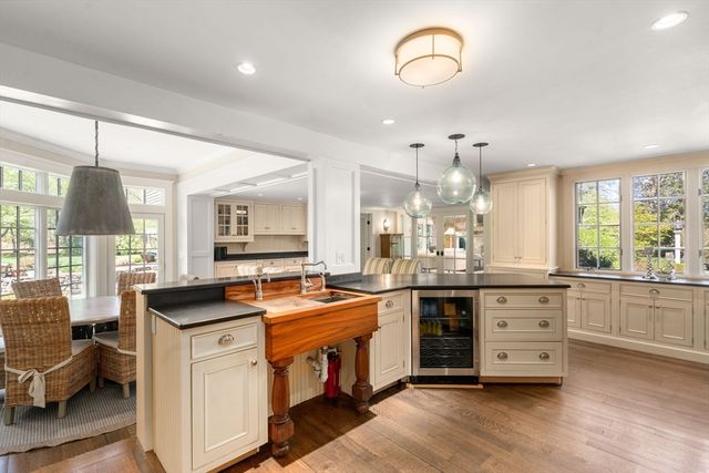845 North, Walpole, MA 02081