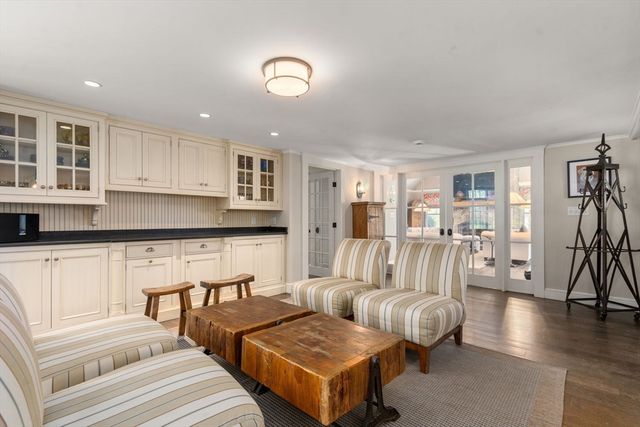 845 North, Walpole, MA 02081