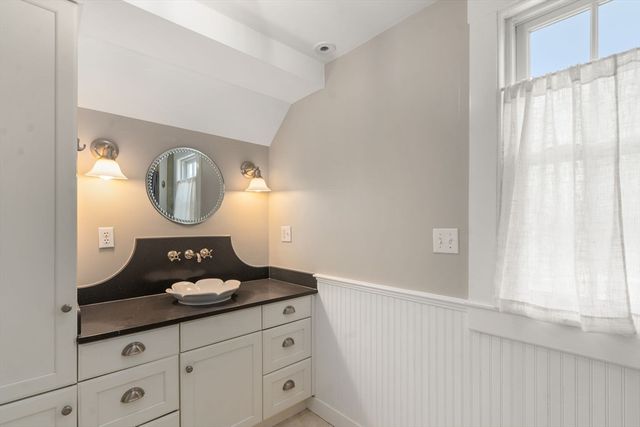 845 North, Walpole, MA 02081