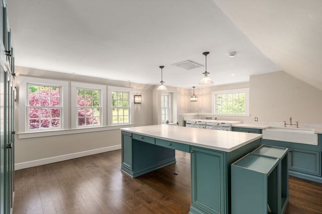 845 North, Walpole, MA 02081