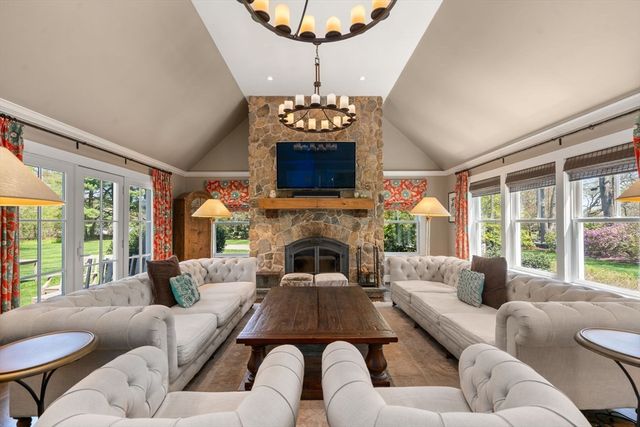 845 North, Walpole, MA 02081