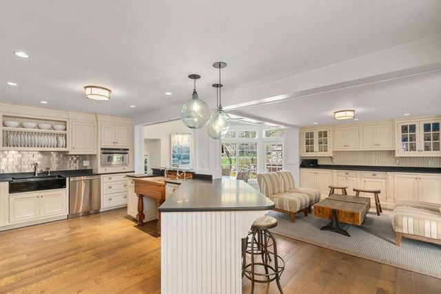 845 North, Walpole, MA 02081
