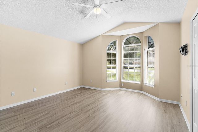 40045 PALM STREET, Lady Lake, FL 32159